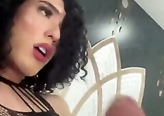 cumming in her own face