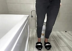 See me relax and get real in my intimate bath pont of time Sitting on the lavatory, I give u that private, unfiltered look — soft sighs, subtle move