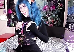 Tits out and having a precious time on stream :)