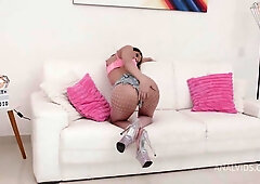 Behind the Scene from Cute Bzilian teen Larinha Small intense