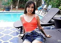 Paulina Ruiz Will Suck Your Dick To Clean Your Pool