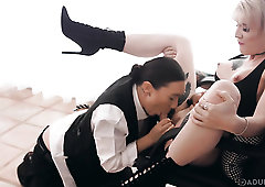 Hot and kinky TS nympho Lena Kelly would love to be fucked with strapon