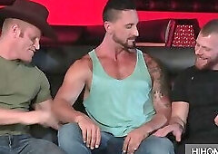 Quality gay threesome with lean bodies