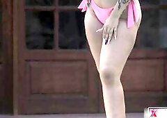 My Venezuelan neighbour with massive titties lets me screw her in swap for taking some worthy photos of her.