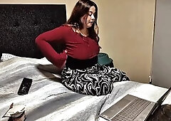 See Nicole show off exactly what u love. I begin fully clothed, but can't oppose a snack and teasing u. See me dig into my treat as I pull up my 
