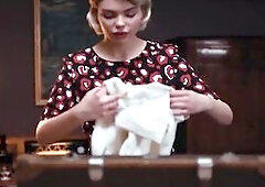 Ashby Winter arrives early at the hotel where this babe’s supposed to meet with her chap. That babe complains to the front desk worker Charlie Dean 