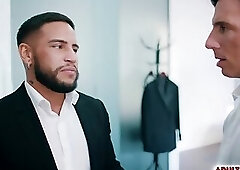 Brock Cheats with Best Man Reese Before Wedding