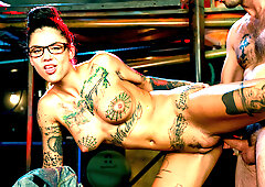 Freak inked pornstar Bonnie Rotten gets pounded hard