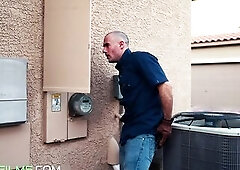 Massive Titties Gamer Hotty Screwing The Repair Chap