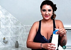 Chubby BBW with huge saggy natural tits Daria goes topless
