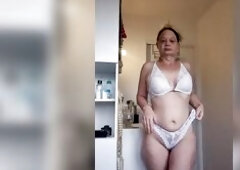 Do u like your older and nasty mother I'd like to fuck? What would u do to her?