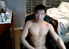 Chinese Fellow Wailing while Jacking off
