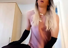 jess silk railing fuck stick in rosy satin nightie with blondie periwig