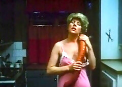 Hrig svenska mogen fitta tar en stor korv