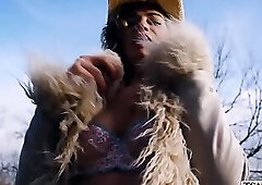 Slutty TS babe Emma Vai gets ass fucked by Mad Bundy