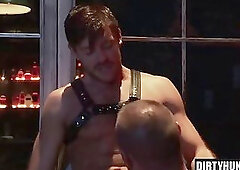 Muscle bear anal sex and cumshot