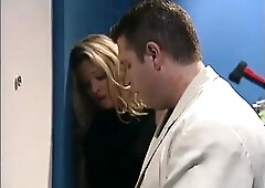 Messy wench professionally gives a oral-job to a obese chap on her knees