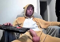 Cute Bear Strokes His Pizzle