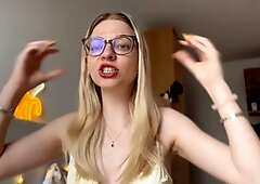 Why women can't stand beta males in the podcast with Goddess Bella Rae