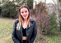 Sophia finds her occupation easily... - Jacquie et Michel TV