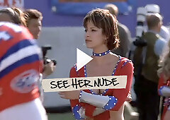 This cheerleader’s cleavage will make you stand up & shout