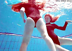 Diana and Simonna hot lesbians underwater