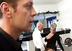 Il Re del Porno Mondiale vi fara' vivere delle fortissimi emozioni sessuali con le sue Calde Troiette!!!!