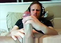 Huge Cock Shoots Cum - sexywebcamguys.com