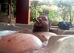 Nakie Hottubin