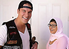 MIA KHALIFA - Never Before Seen Bloopers From The Most Popular Porn Scene In The World