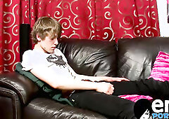 Scottish twink Josh Frey jerking on cam for the first time