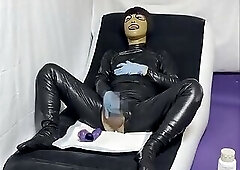 A perverted rubber doll who feels pleasure through anal and masturbation