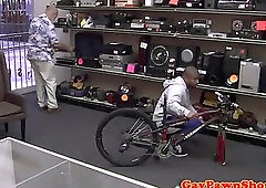 Ebony straighty pawns his ass for cash