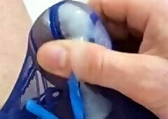 Leche en las bragas
