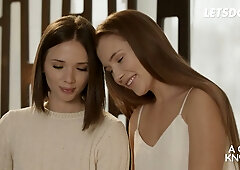 European beauties Mary Rock and Eve Sweet get passionate on the couch