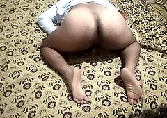 Inexperienced twink takes on a hung gentleman in steamy anal solo