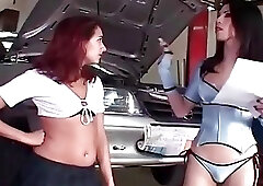 Raissa Prado and Adryana Suzuki call Leonardo Becker 4 group