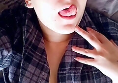 Russian Teen's Pussy Eating Webcam Show