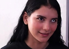 Min Galilea interpreta a Michael Burry y toma una Dura