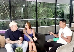 This day I'm going with my partner to therapy with the psychologist, we're going throughout several problems in our relationship and this gu