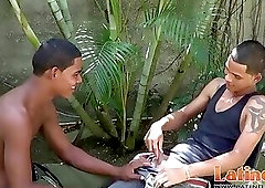 Bare-assed Latin twink blows his buddy in the sun