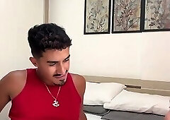 GOZEI MUITO NO CUZÃO DO DOTADO DO GRINDR