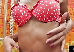 Hot trans babe Bruna Santos toys her ass and wanks