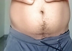 Homme de dix-huit ans éjacule et baise une belle-soeur excitante (en hindi)