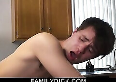 Muscled bear daddy having a morning quickie with stepson