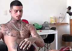 Kylian Cria (Cassiano Franca) gets a blowjob from Bruno Paz