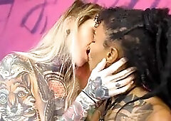 Insane alt orgy – tattooed ladies get fucked hard in every crevasse