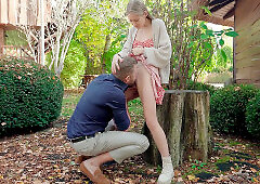 Tiffany Tatum gets her pussy licked by Vince Karter outdoors