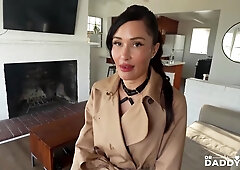 Tattooed Milf Izi Blu Reaches Out To Doctor For Immediate Sex Prescription