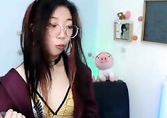Amateur Webcam Cute Teen Plays Solo with Big Dildo